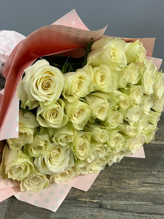 35 белых кенийских роз — изображение 3