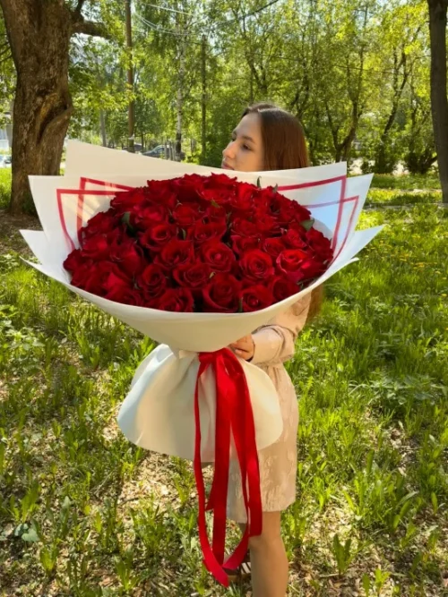 Букет из 55 кенийских роз