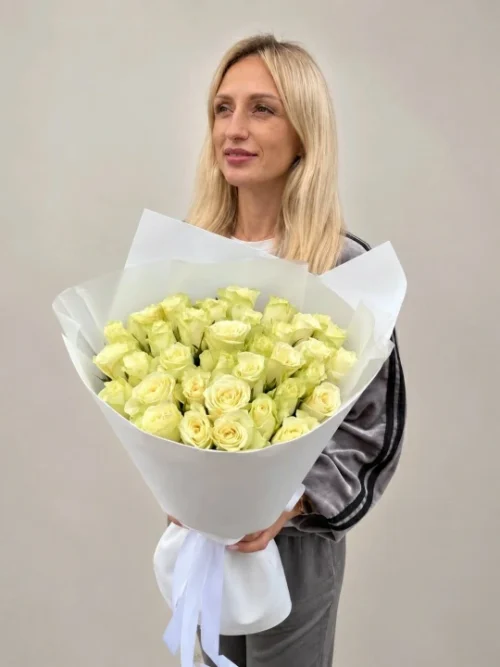 Букет Белоснежка из 35 роз