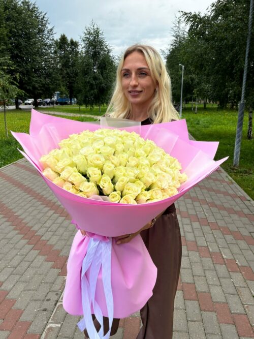 Букет 101 белая кенийская роза