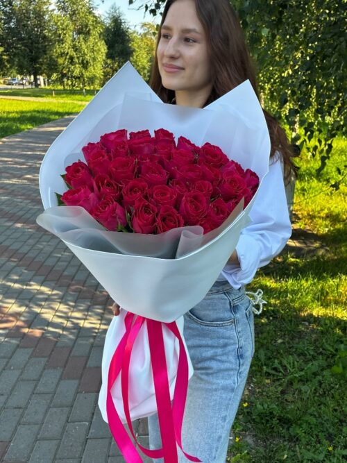 Букет из 35 кенийских малиновых роз