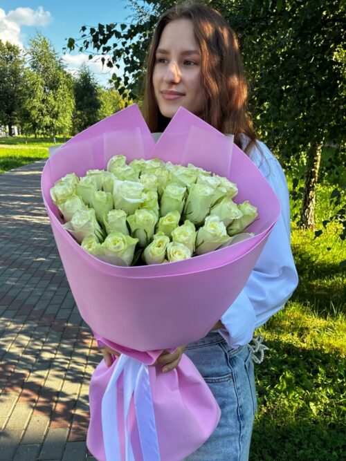 Букет 35 белых кенийских роз