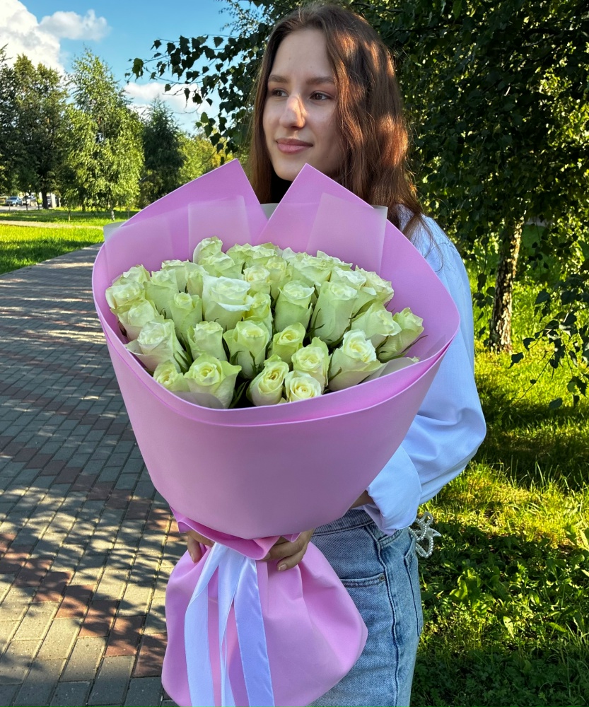 Букет 35 белых кенийских роз