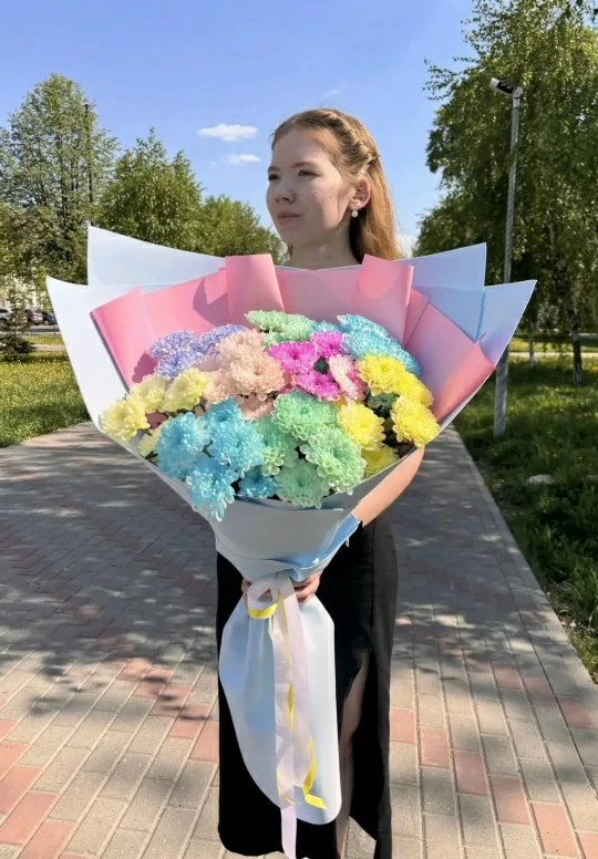 Дофаминовый букет хризантем 9