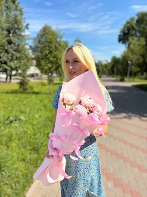 Alternative view of Букет Бантики пионов S