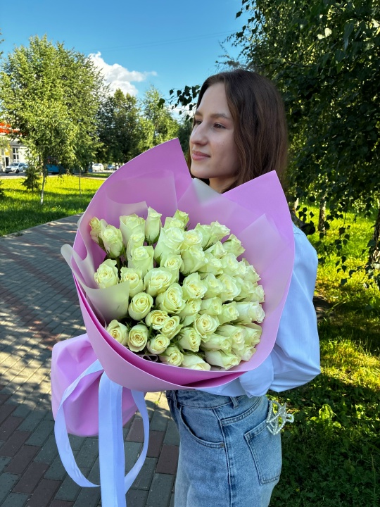 Букет 55 кенийских роз — изображение 4