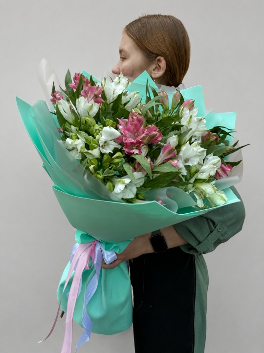 Мятный с альстромерией М — изображение 4
