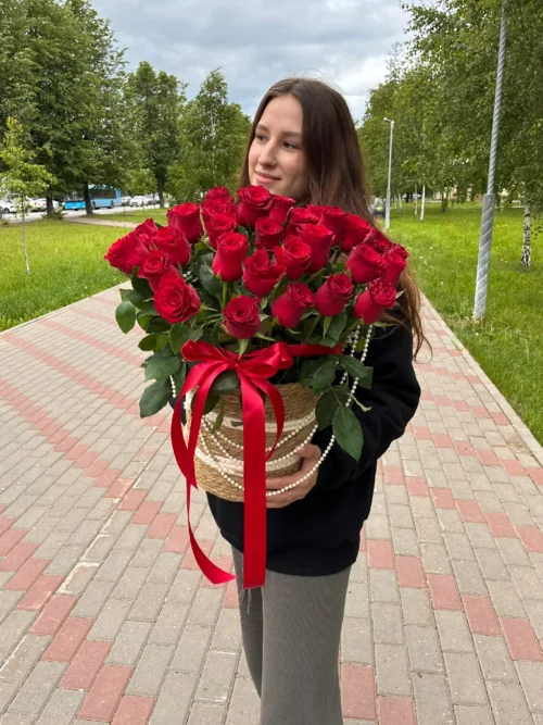 Королевское лукошко роз 35 роз